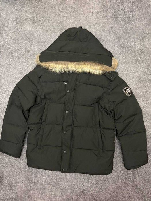 Canada Goose Puffer Jacket Black Logo
