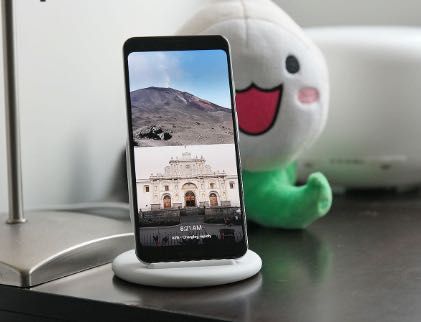Pixel Stand (1st Gen) – оригінальна бездротова зарядка Google