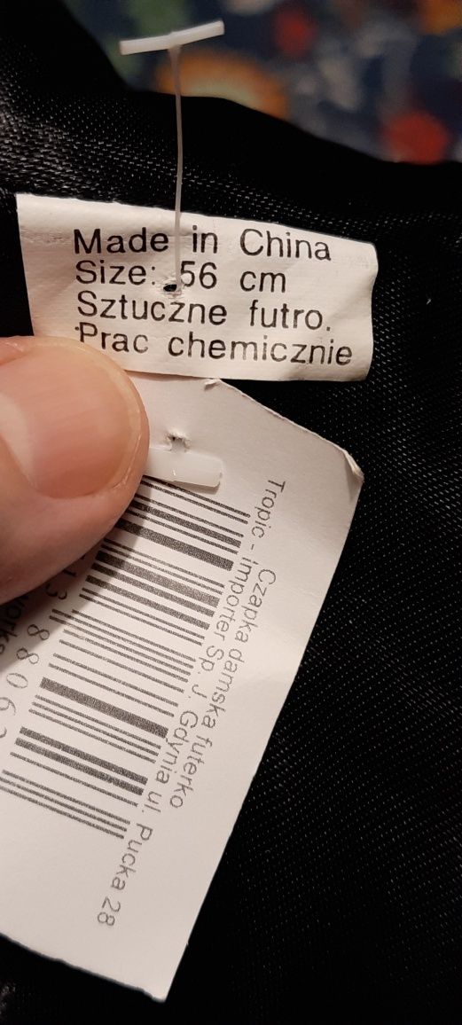 Czarny kapelusz futrzany/56