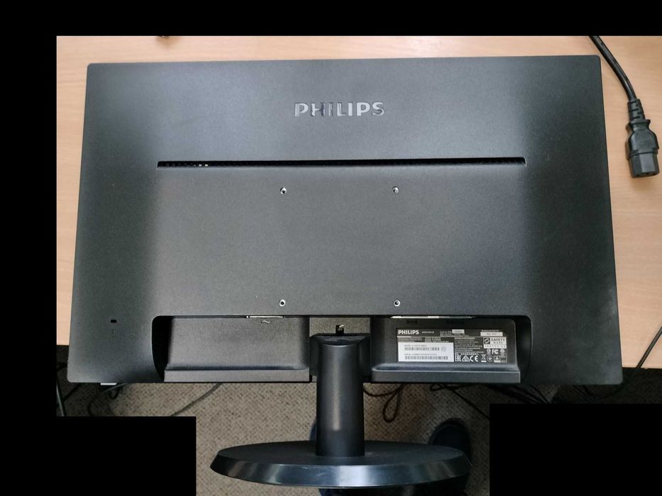 Monitor Philips 21,5" 223V5LSB używany