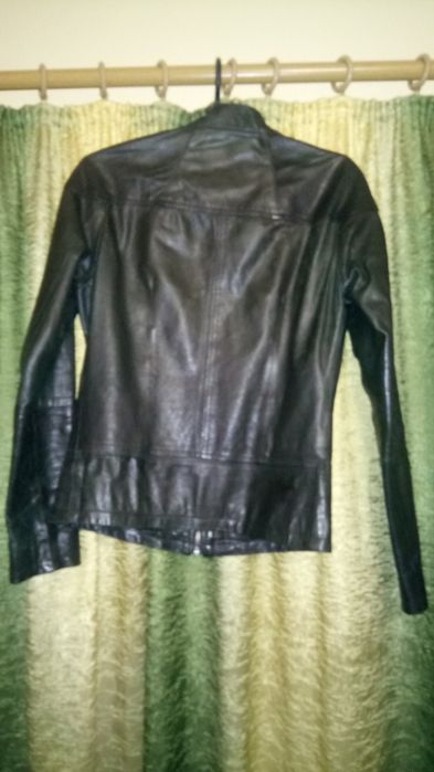 Кожаный пиджак в хорошем состоянии