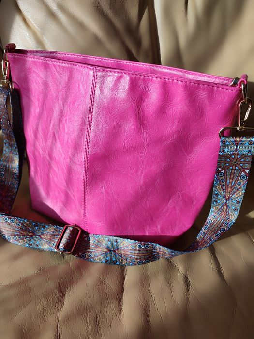 Torebki do wyboru:różowa i zielona