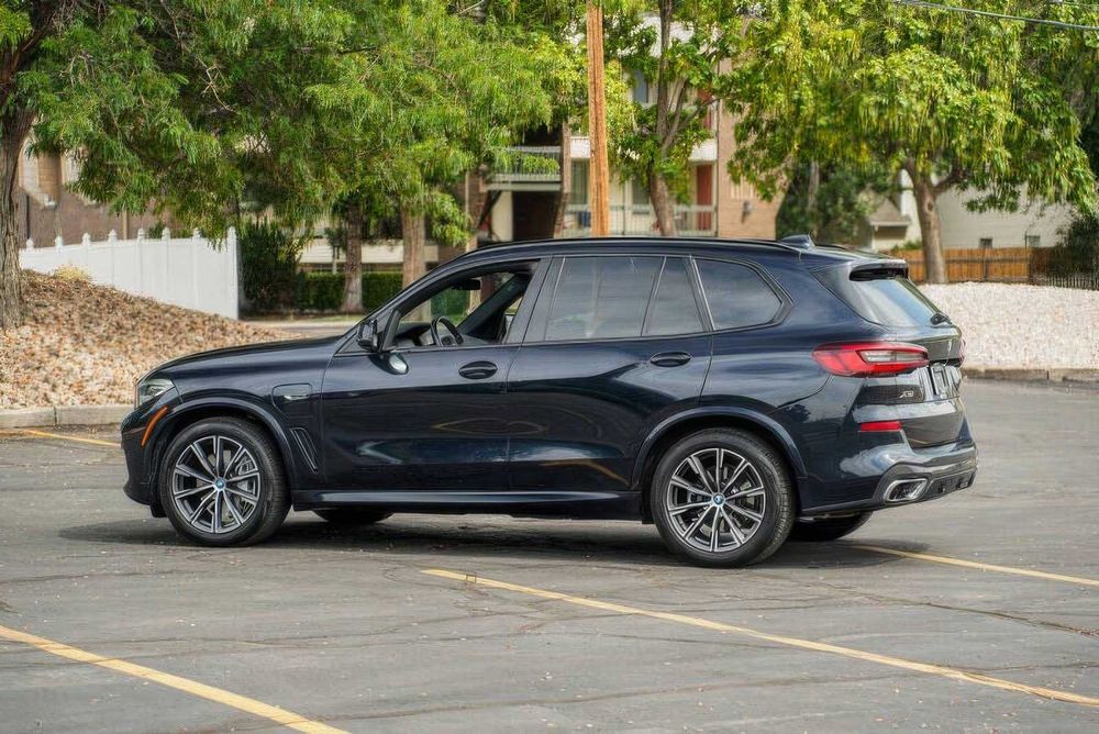 BMW X5      2022