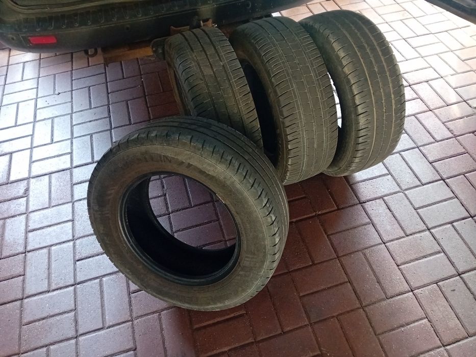 Opony sprzedam .