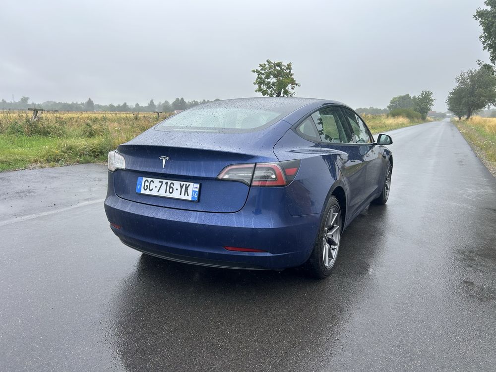 Tesla model 3 standard range plus