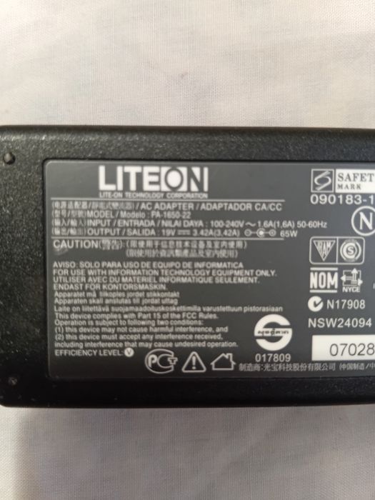 Блок живлення ноутбука 19V   3,42A