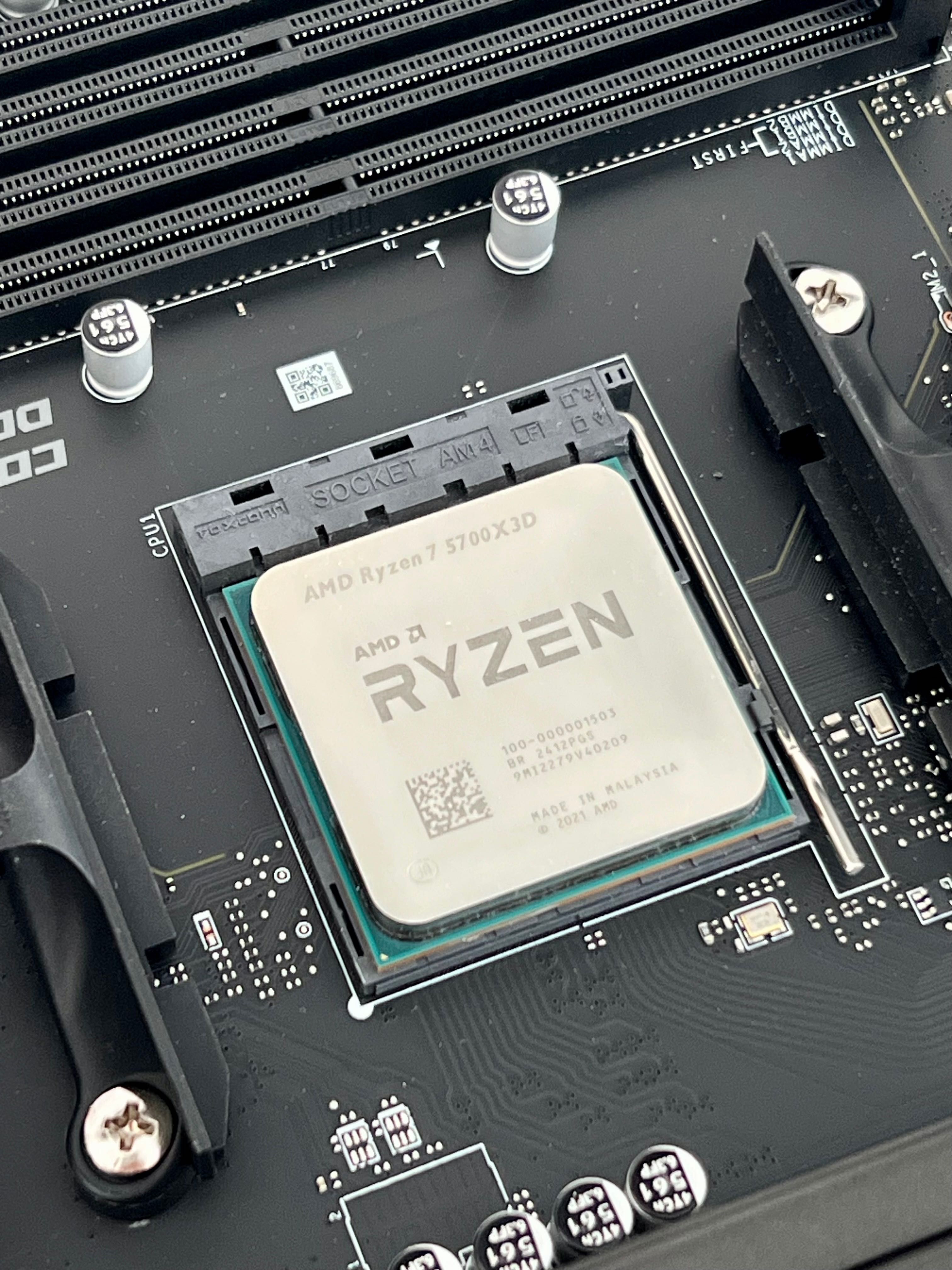 Bundle AMD Ryzen 7 5700X3D + MSI MAG B550 Tomahawk Max Wi-Fi