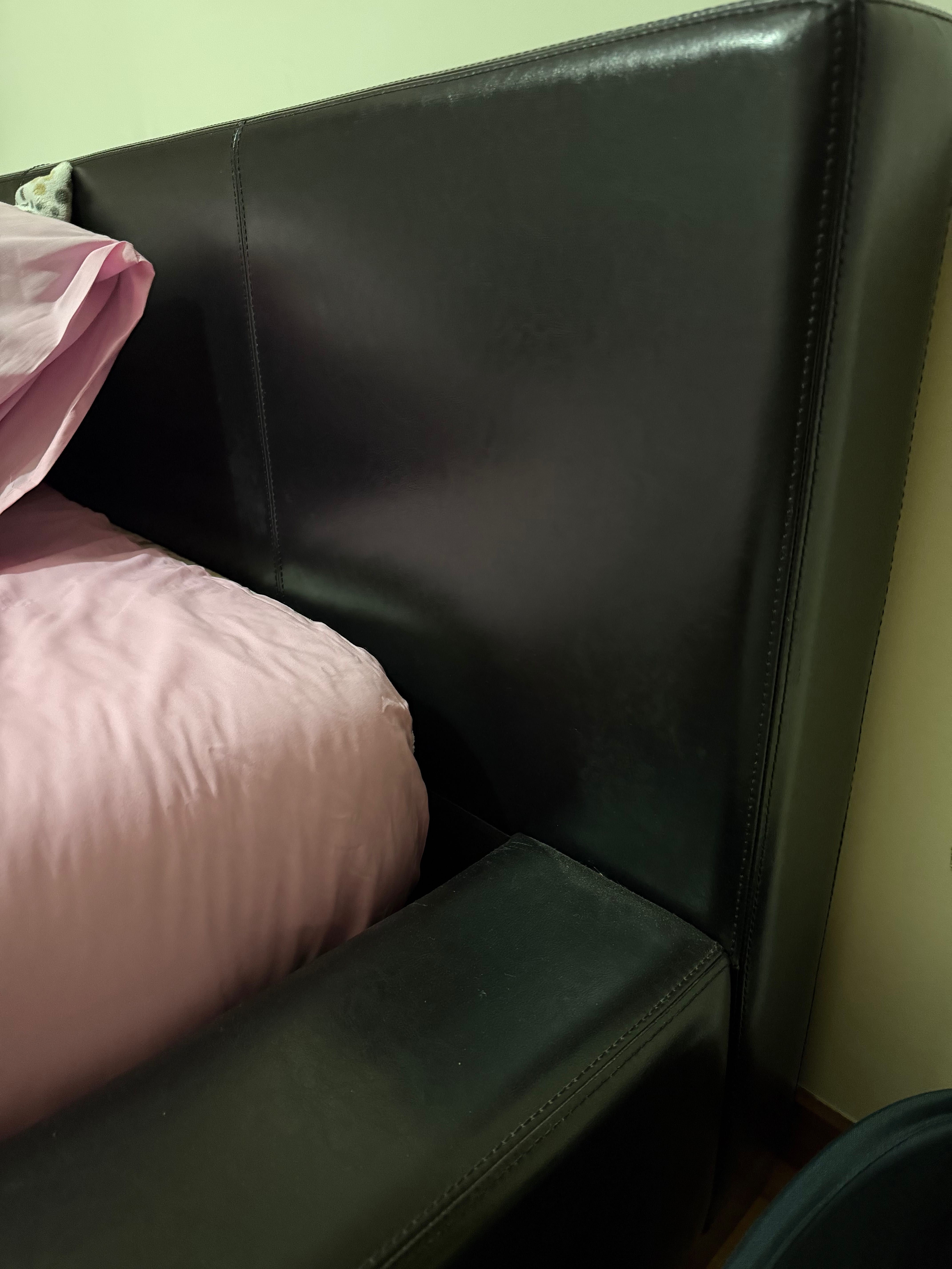 Cama de casal pouco uso