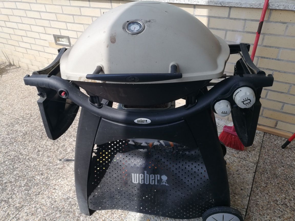 Barbecue weber Q3000