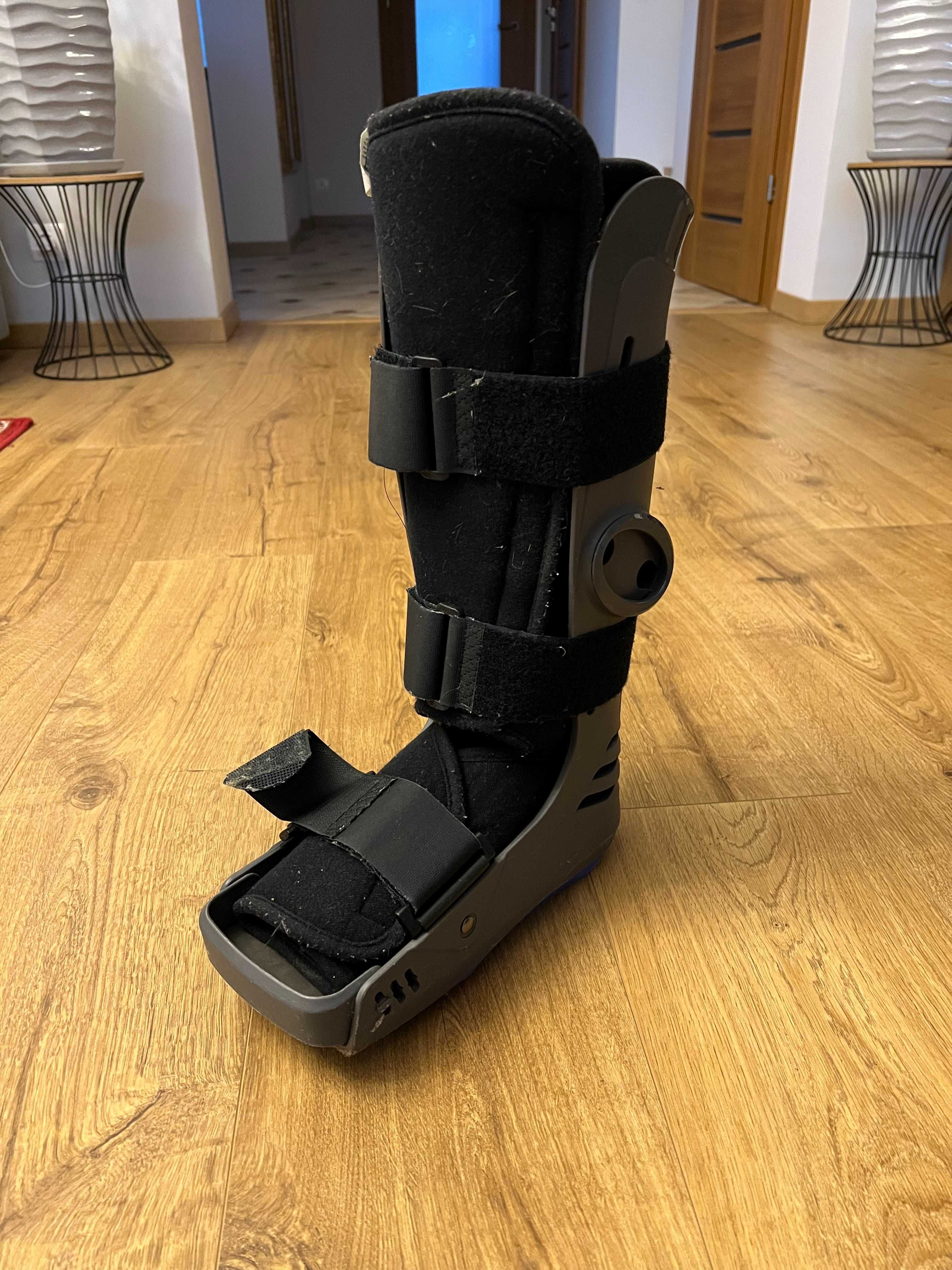 Orteza typu but "Walker boot" XLR8 THUASNE rozmiar M , bez pneumatyki