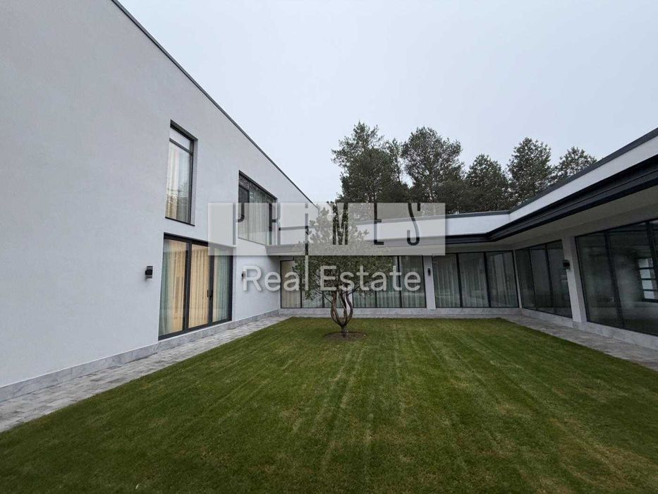 Продаж ксклюзивнийого маєтку  1200м2 КМ Riviera Village (Вишгород)