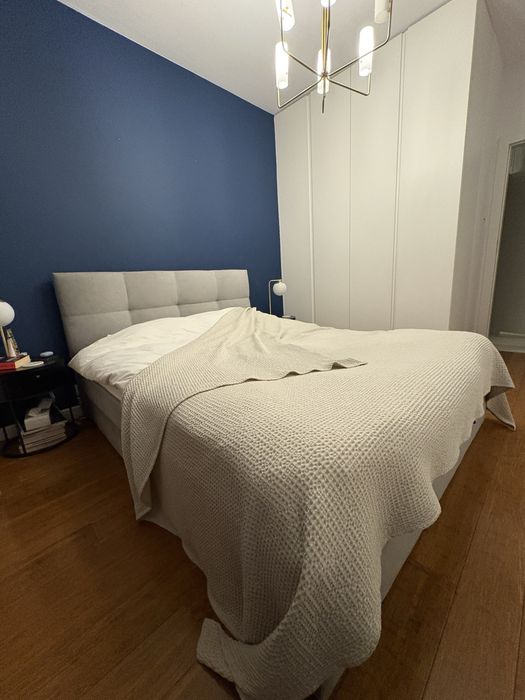 Łóżko podwójne z pojemnikiem i materacem 160x200