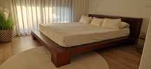 Cama de casal em bom estado