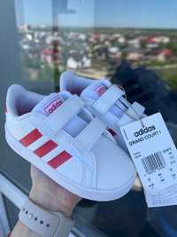 Кросівки Adidas для дівчинки, нові