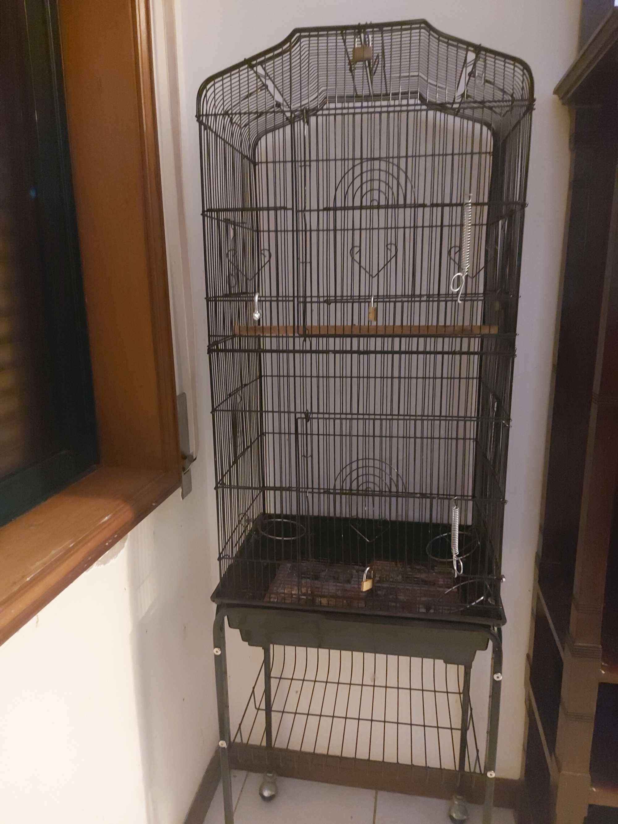Tenho gaiola de papagaio  para vender completamente nova