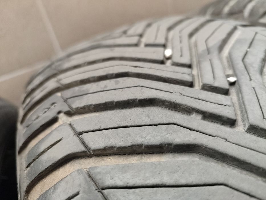 Opony wielosezonowe Michelin 215/60R17