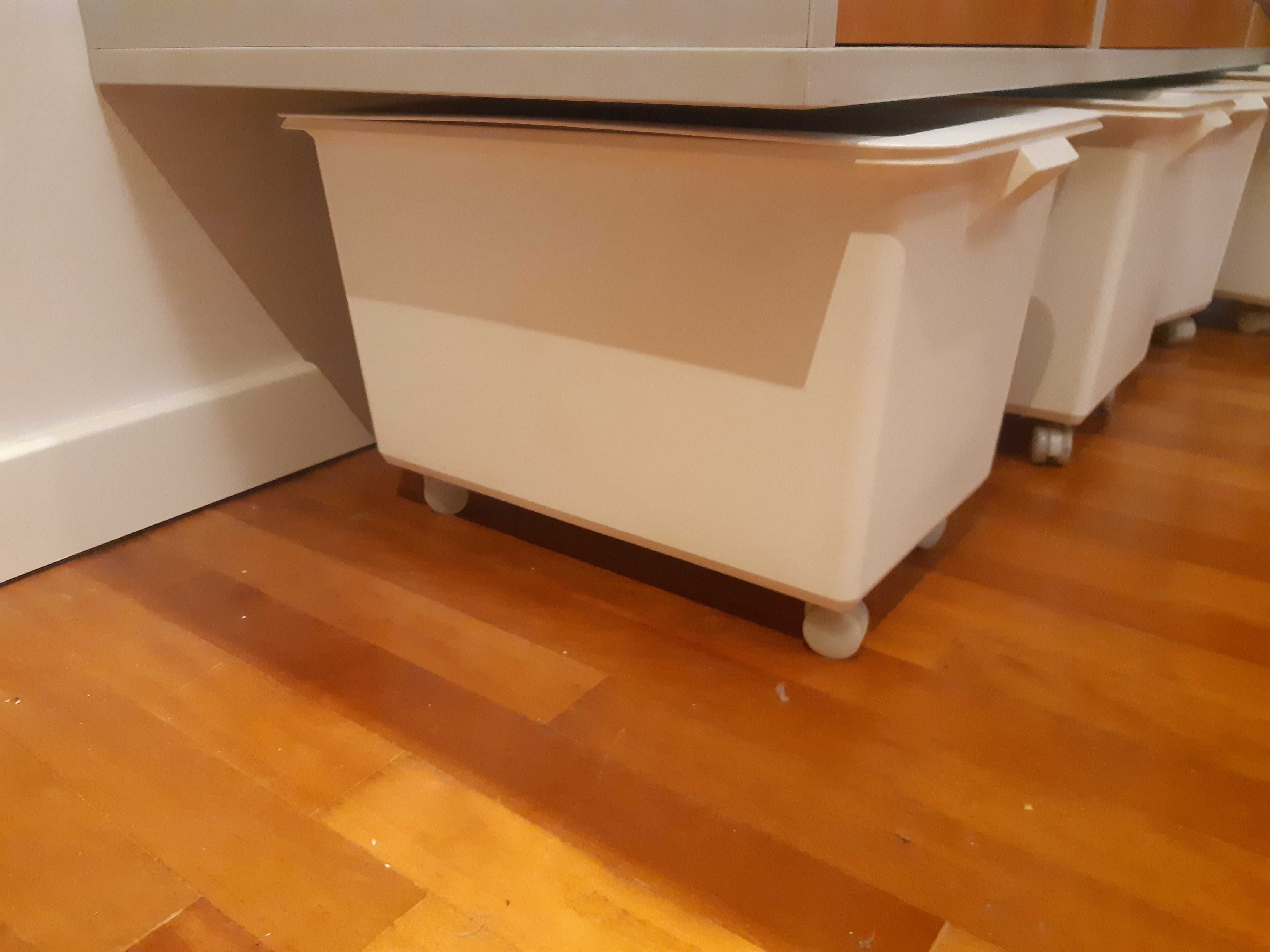 biały pojemnik kosz pudełko IKEA SLUGIS pod regał, szafkę, komodę