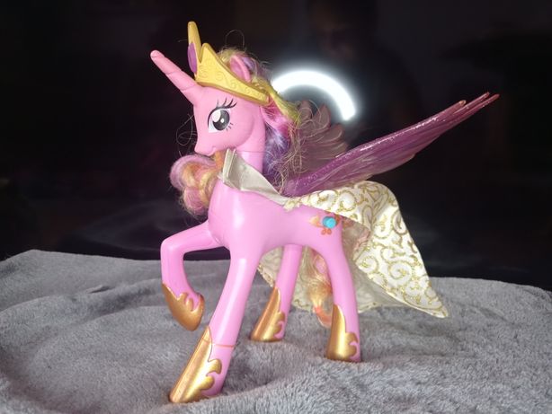 Księżniczka Cadence mówiąca, świecąca My little Pony