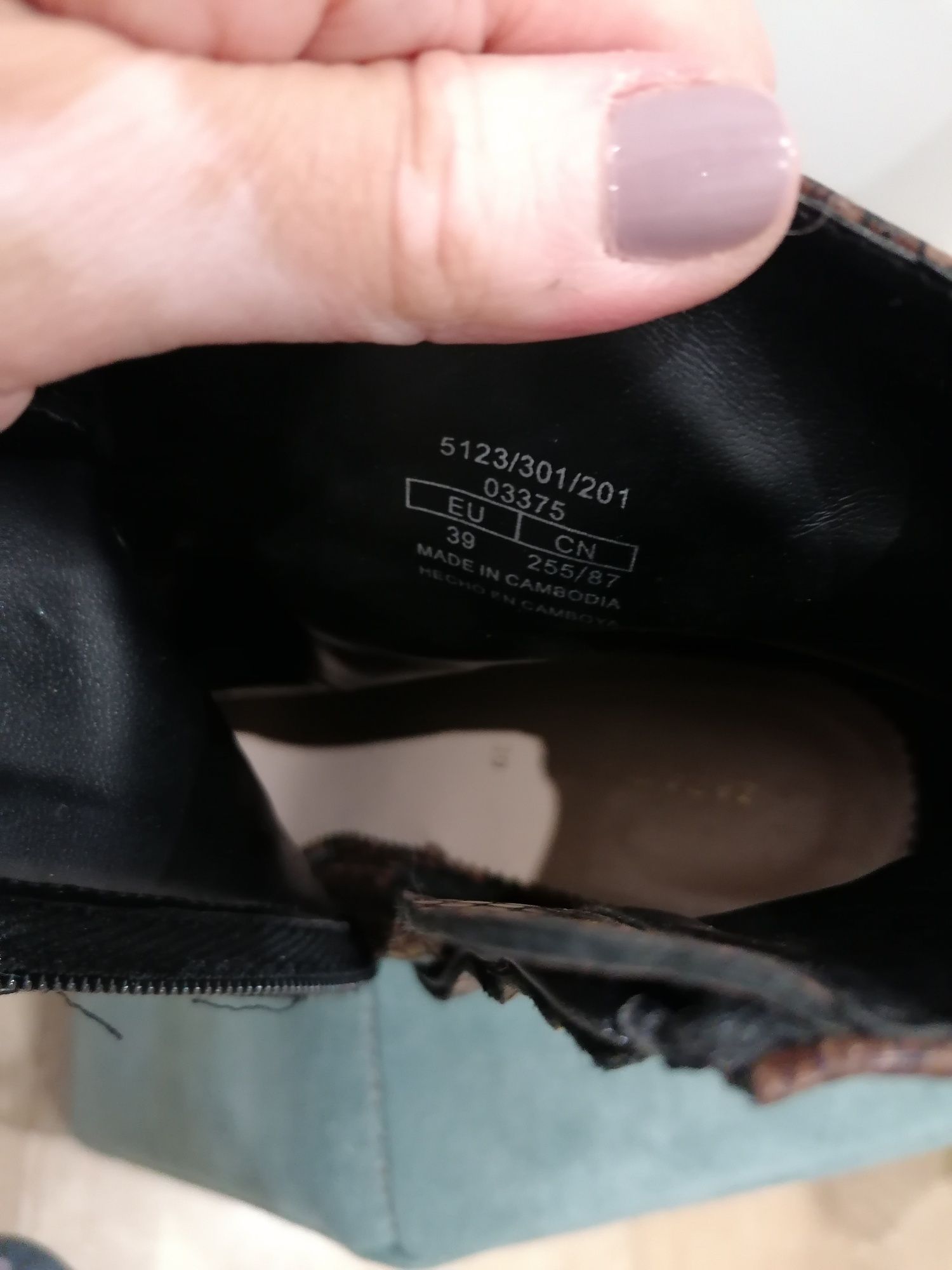 Vendo bota de senhora da zara como nova sem uso nr39