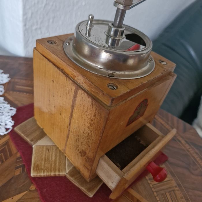 Młynek do kawy antyl