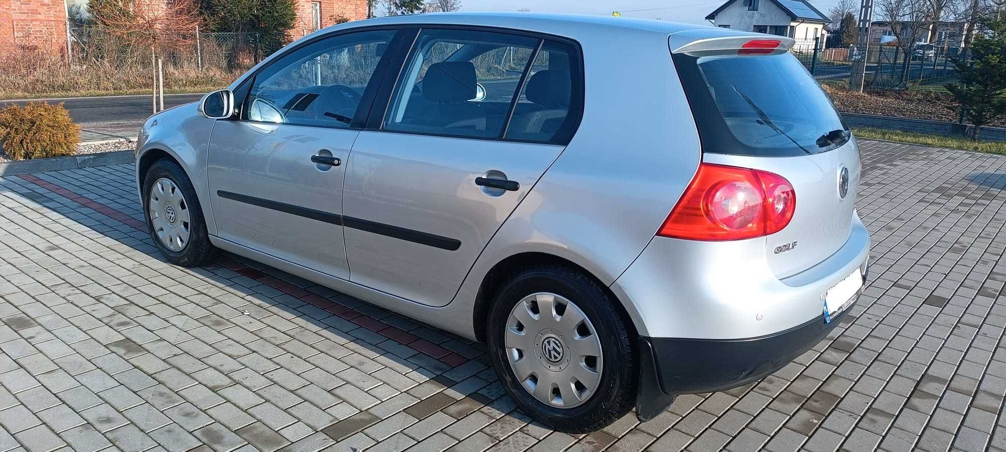 Sprzedam VW Volkswagen Golf V 1.6 Fsi 16V opłaty do września