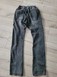 Spodnie chłopięce szare r.140-146