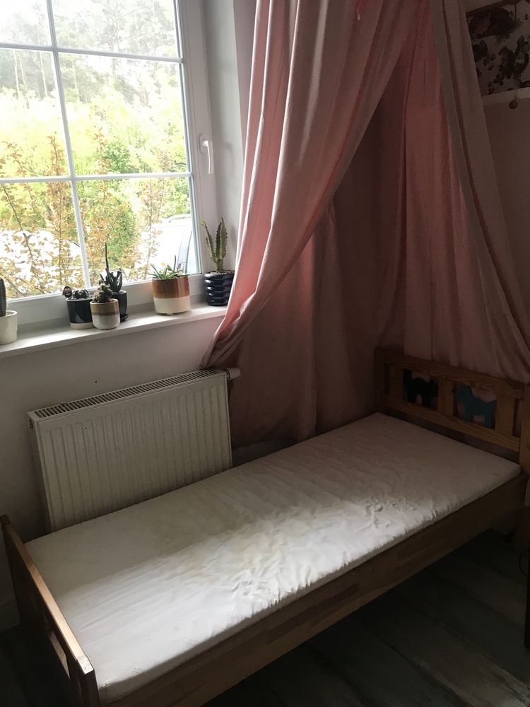Łóżko dziecięce z materacem Ikea