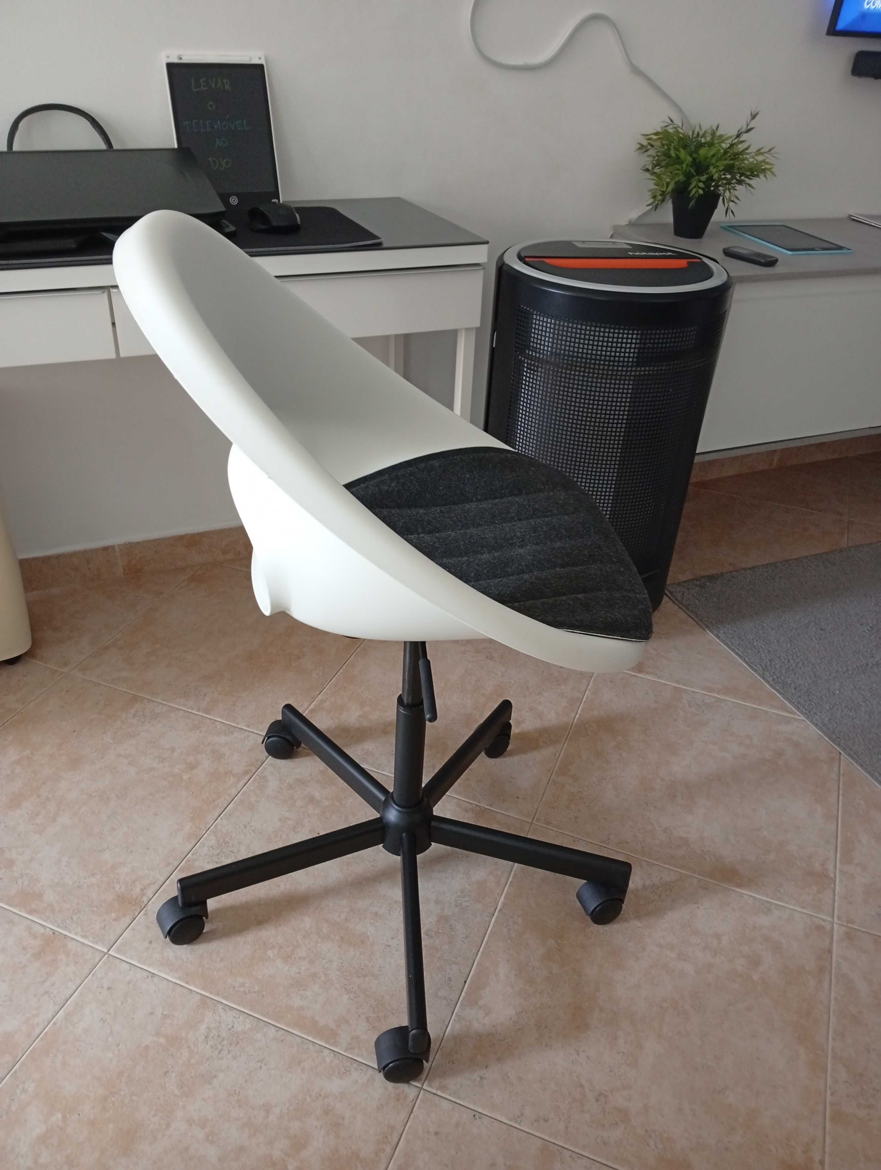 Cadeira secretaria escritório entrego grátis