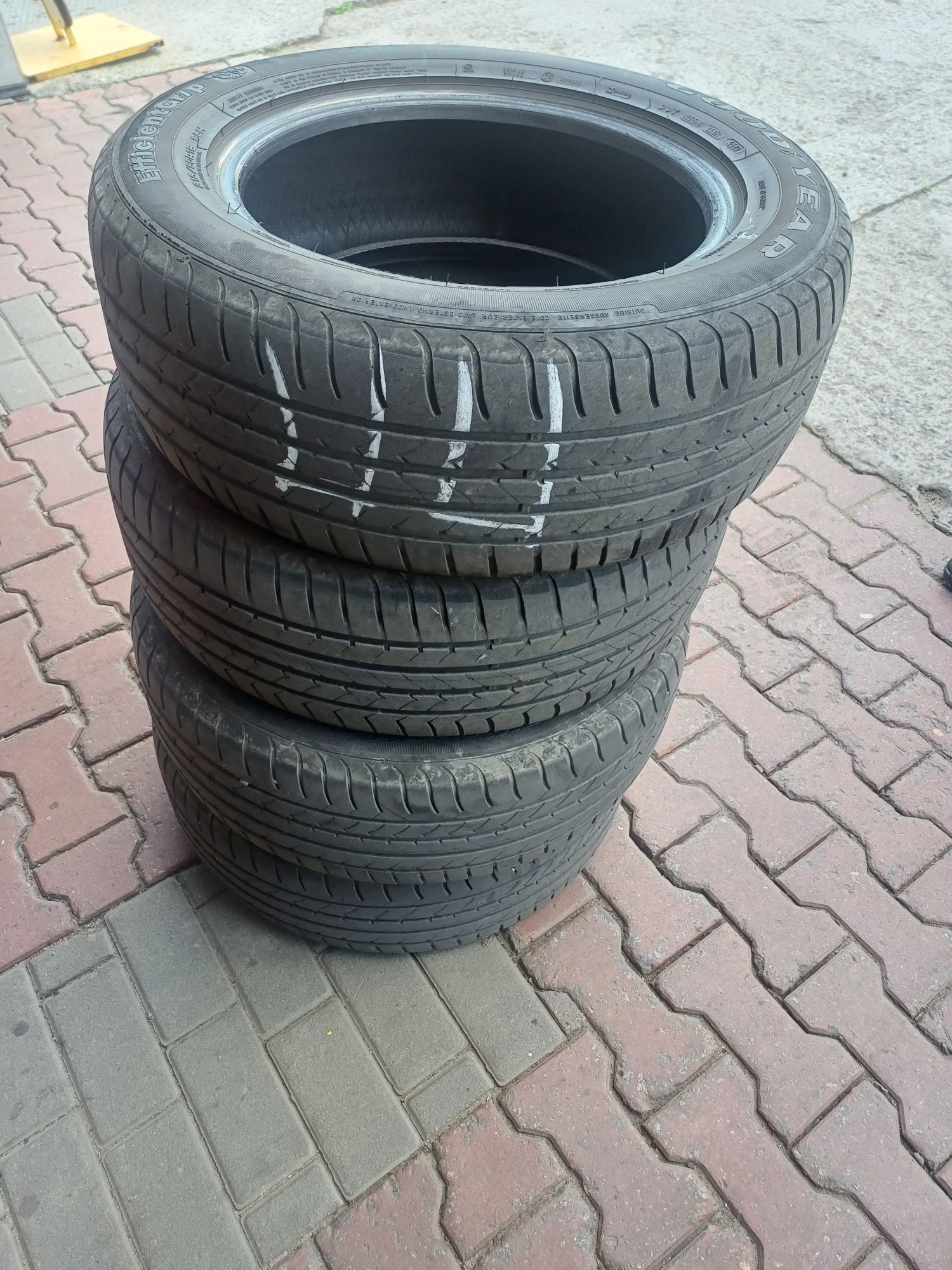 Продам хорошую летнюю резину б/у
