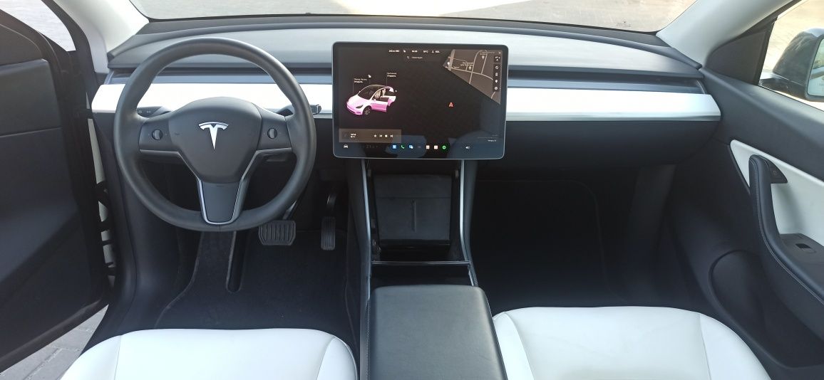 Tesla model Y. Тесла модель Y.  2021 год .