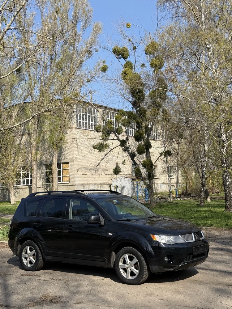 Mitsubishi Outlander полный привод