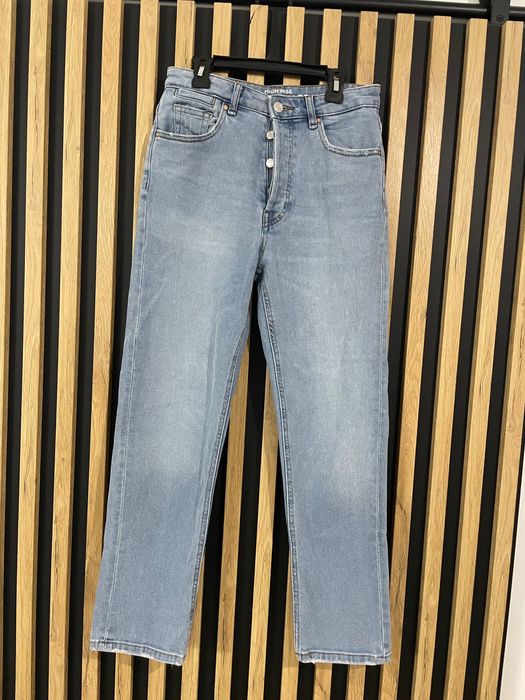 Jeansy s ……………..