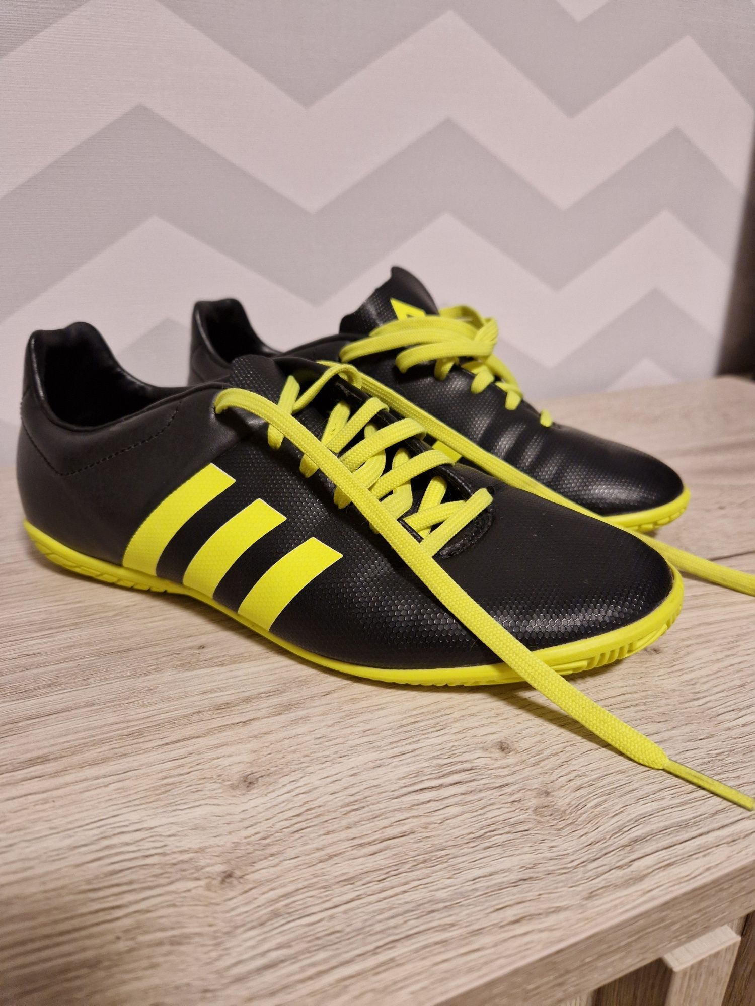 Buty sportowe Halówki ADIDAS r.36