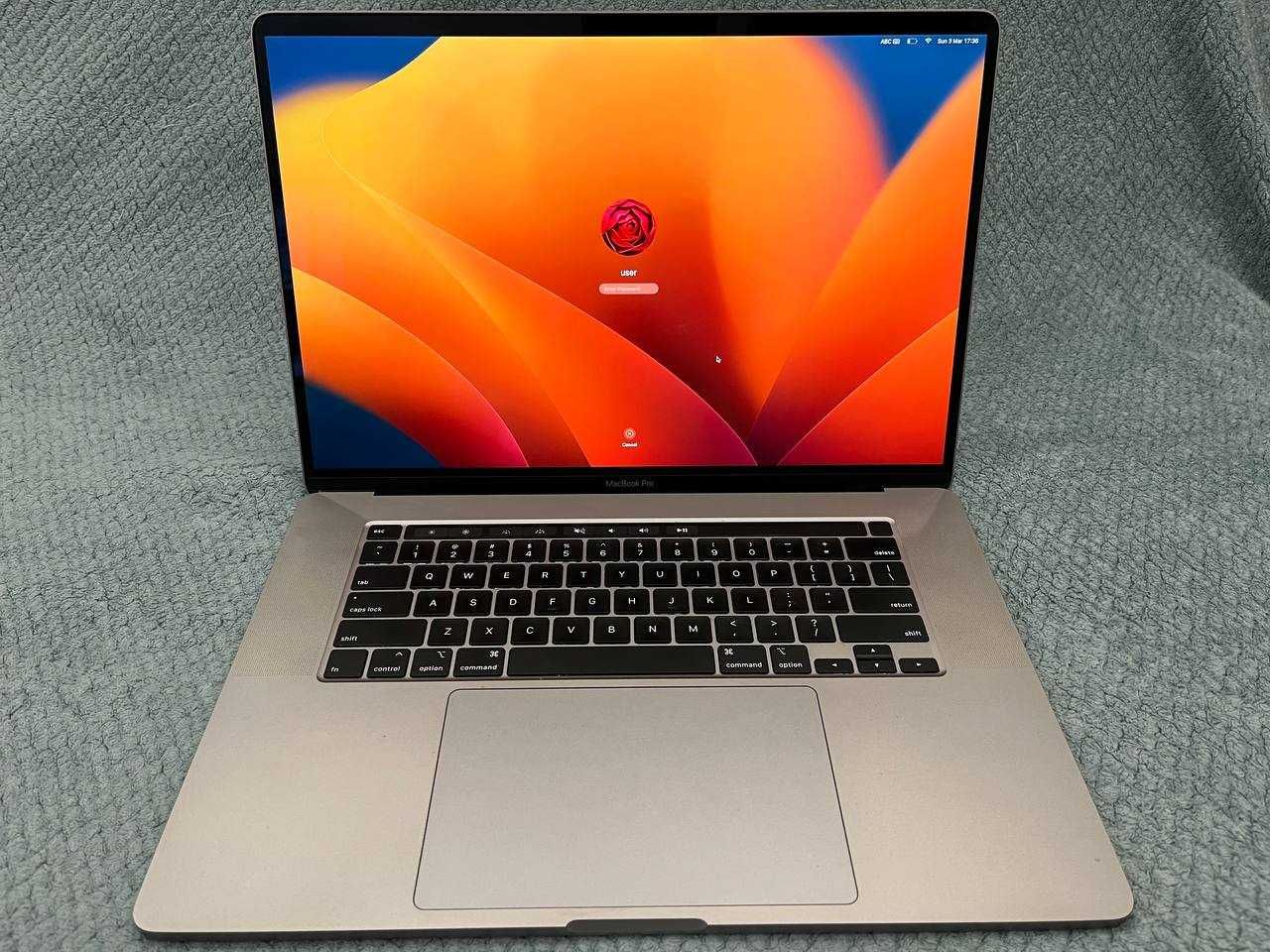 Macbook Pro 16" 2019  Core-i7 / 32Gb DDR4 / SSD 512Gb / Radeom 5300m