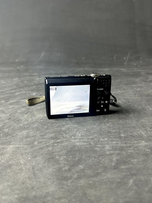 Цифровий фотоапарат Nikon coolpix S2500 в робочому стані
