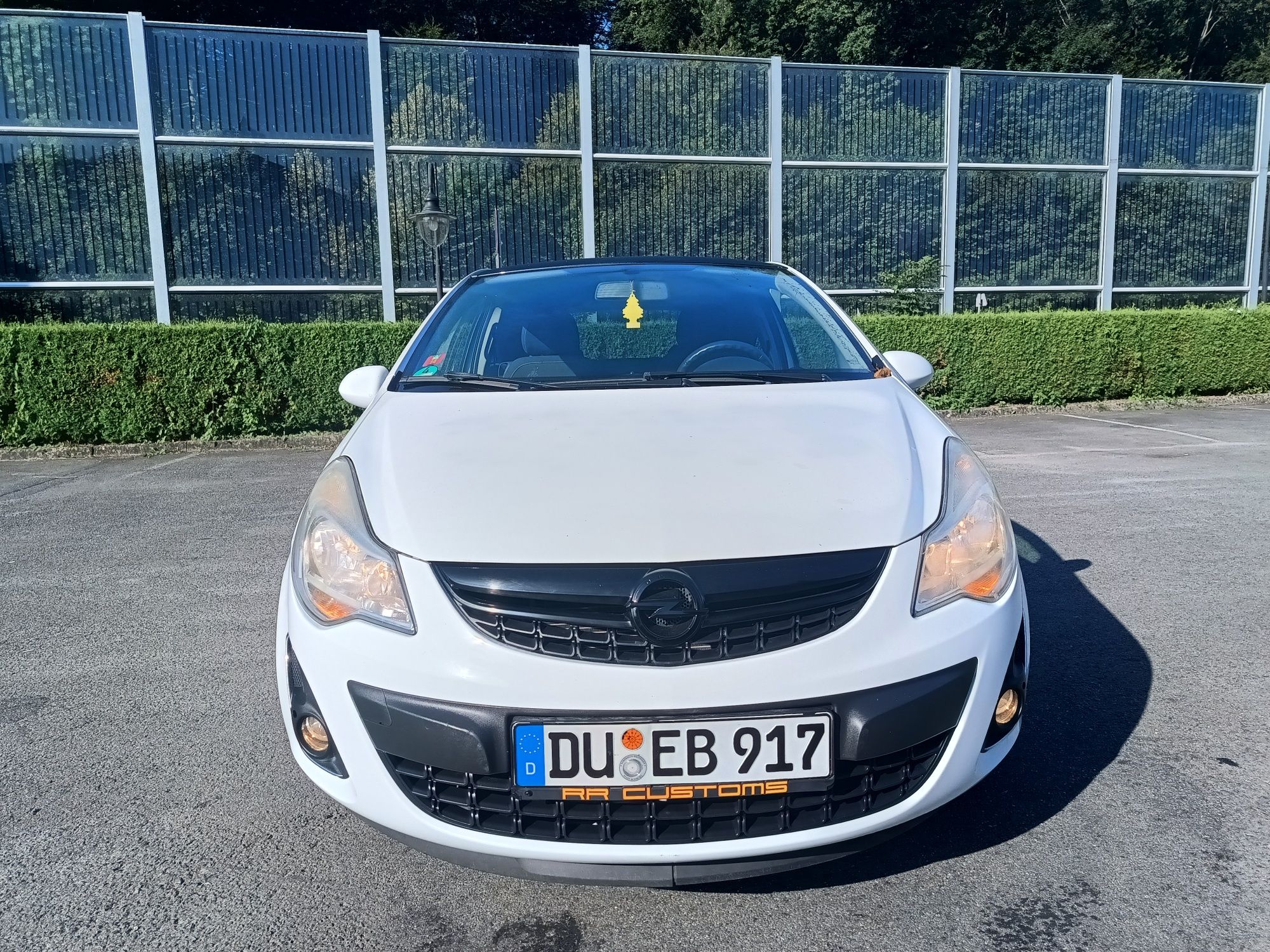 Opel Corsa edycja White 100 KM