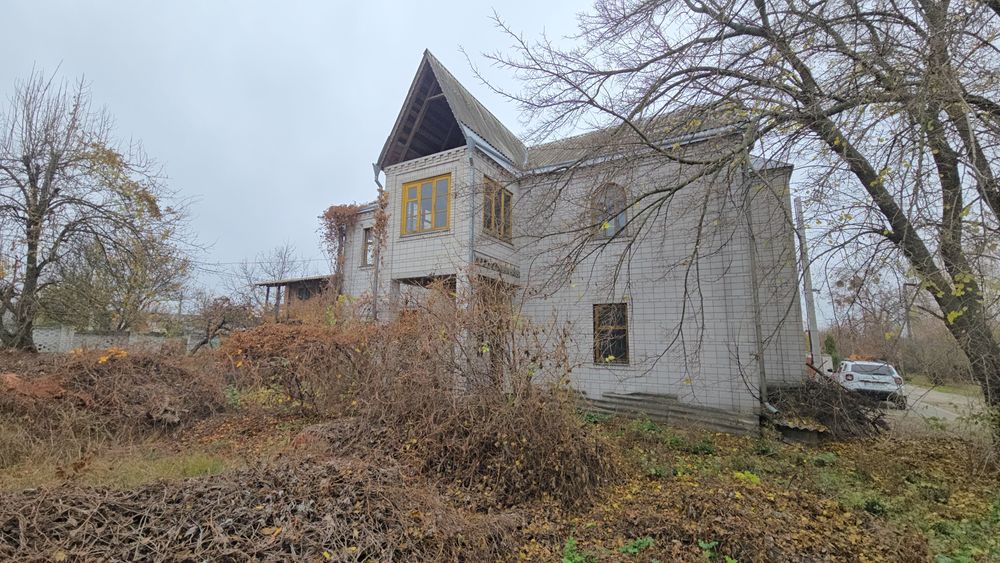 Новобудова двоповерховий будинок з гаражем – вигідна пропозиція