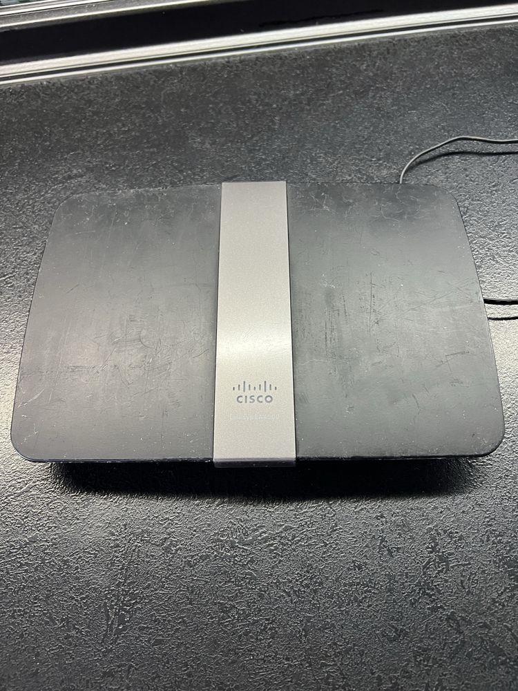 Cisco Linksys EA4500 Wireless Dual Band Wi-Fi Router