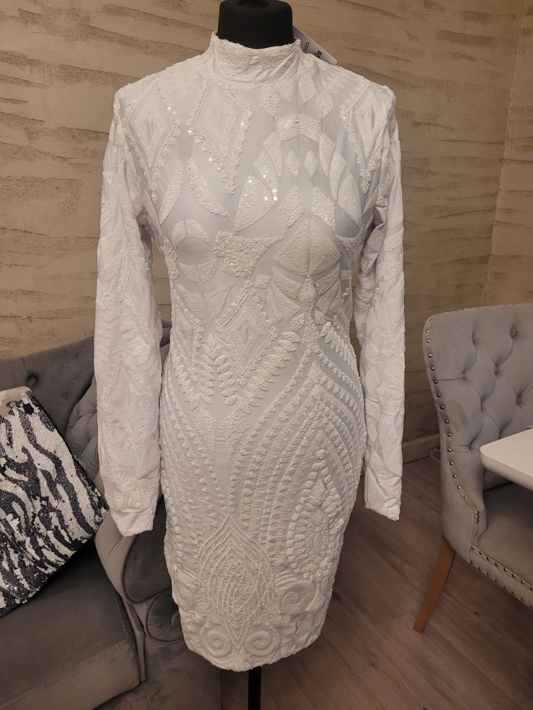 Nowa cekinowa sukienka r. M/L biała półgolf