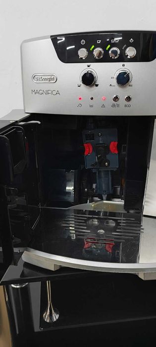 Кавомашина DeLonghi Magnifica ESAM 04.110 S – практично нова!