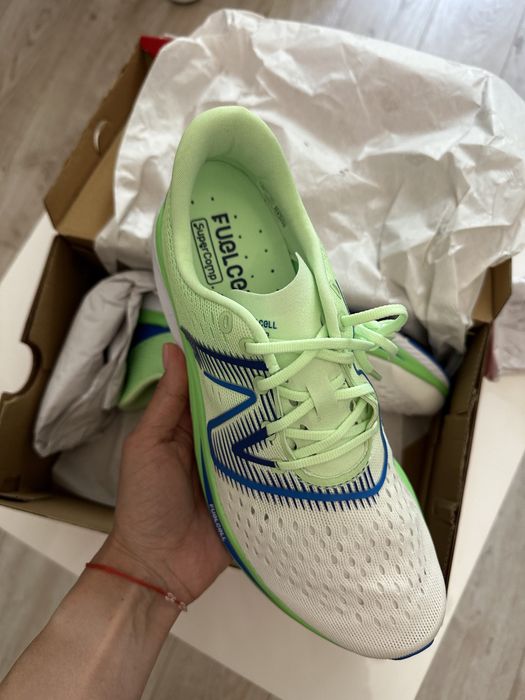 Кросівки бігові New Balance FuelCell SuperComp Pacer кросівки бігові