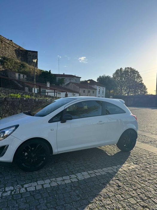 Opel Corsa Black Edition