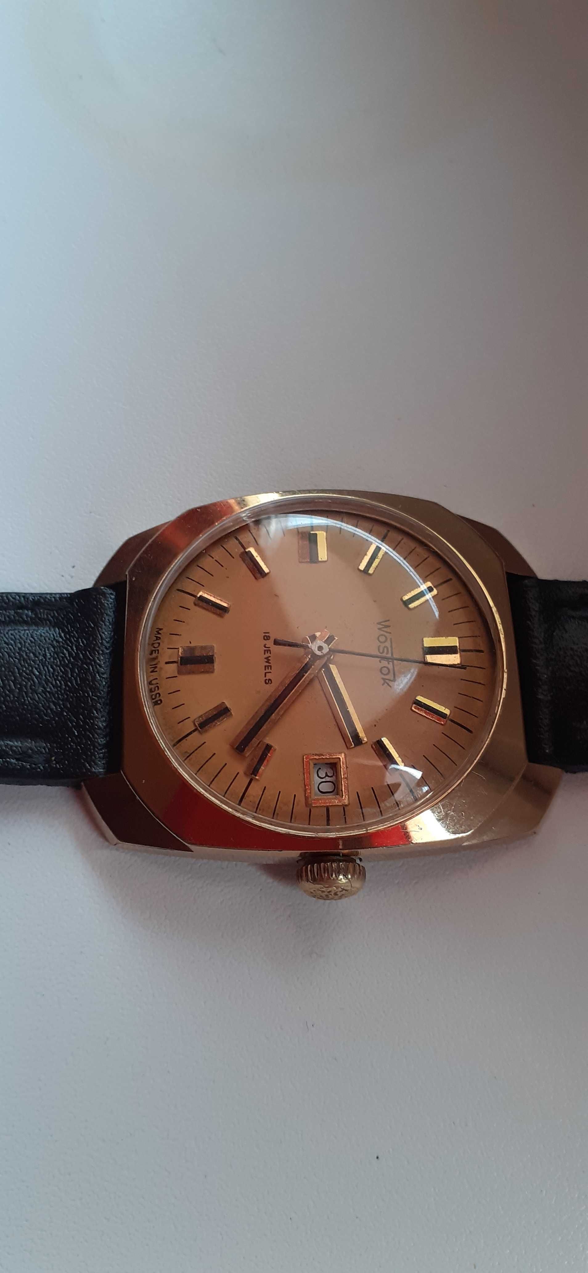 Zegarek WOSTOK 18 JEWELS złoty stan super.