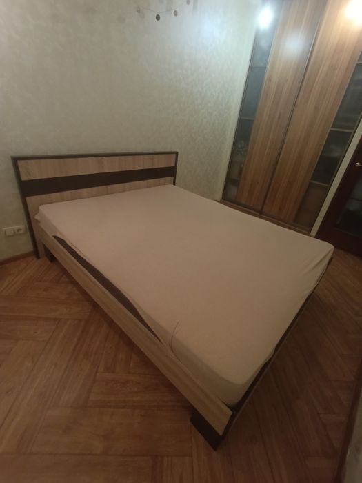 Ліжко двоспальне