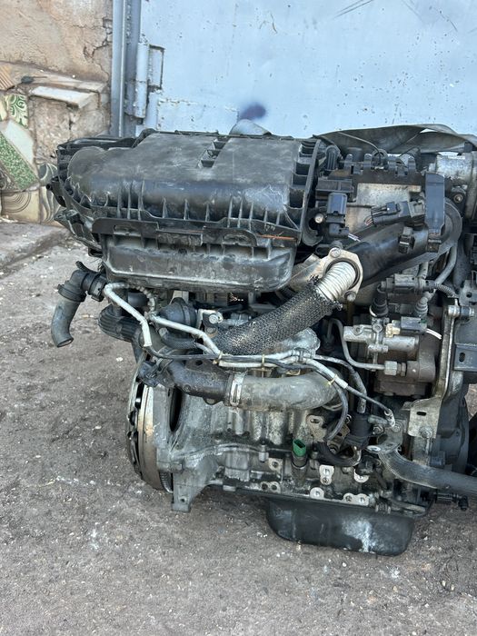 Двигун мотор Peugeot Citroen Ford Volvo 1.6 HDI 8V