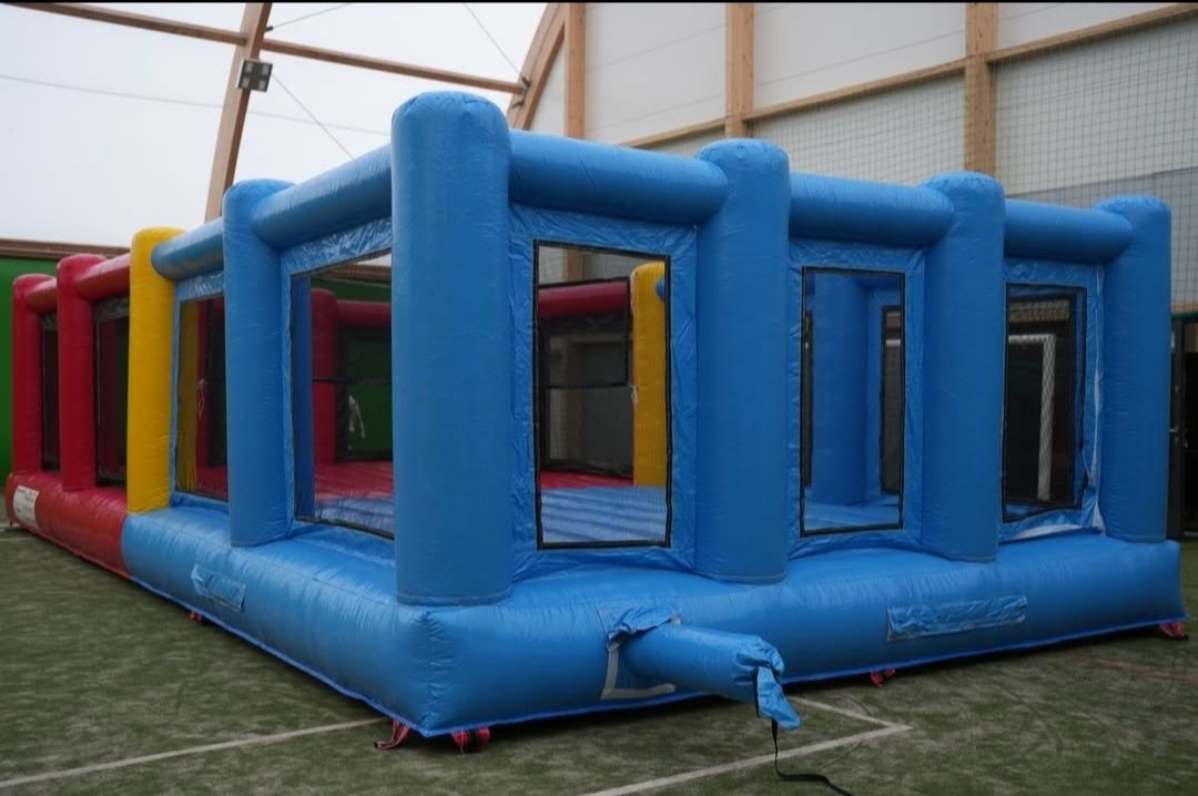 Boisko, trampolina dmuchaniec