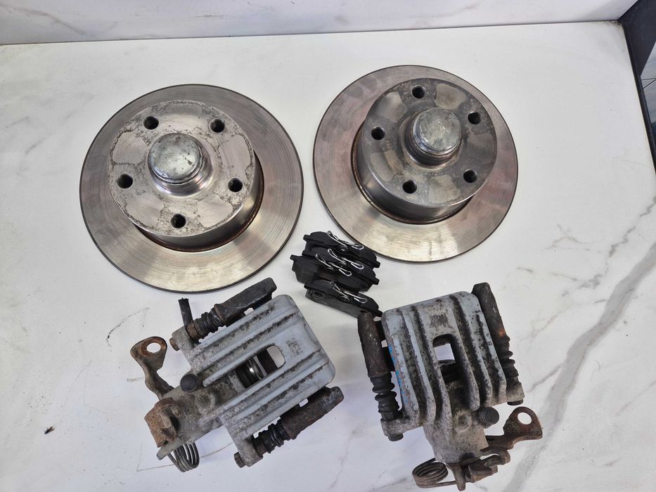 audi a4 b5 lift tarcze tył tylne klocki zaciski komplet