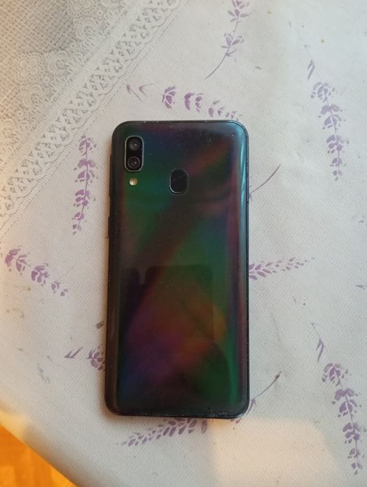 Продається телефон Samsung A40