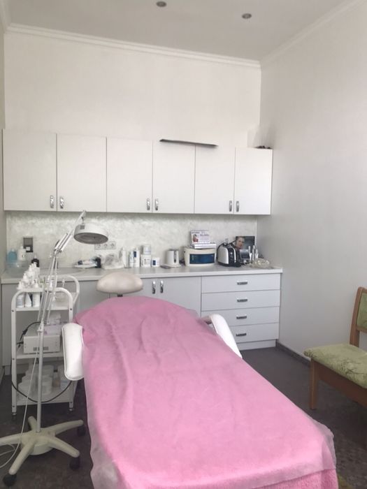 Оренда кабінету косметолога, місце перукаря, манікюру. Теремки-2