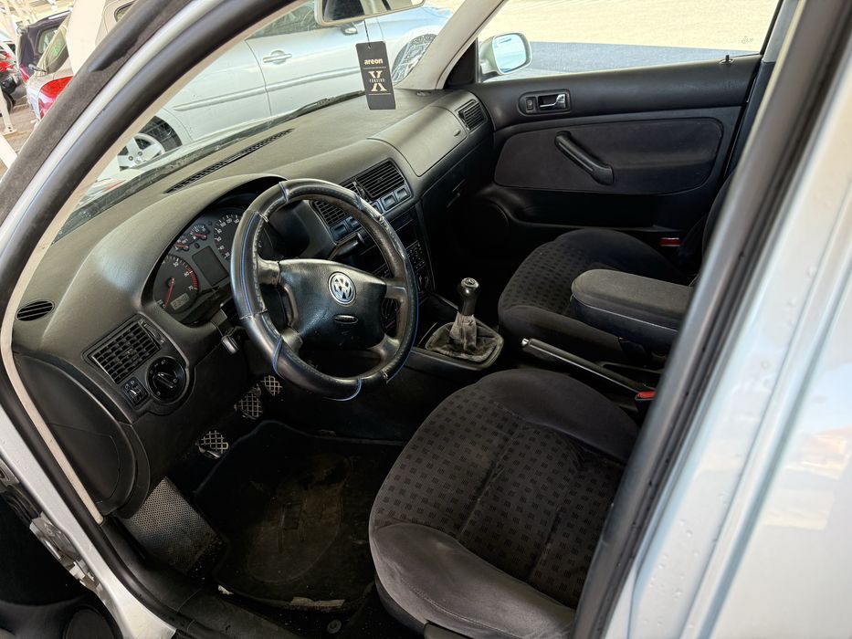 Vendo golf quantro impecavel no seu geral